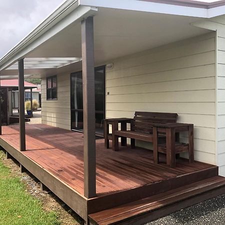 Greymouth Seaside Top 10 Holiday Park חדר תמונה
